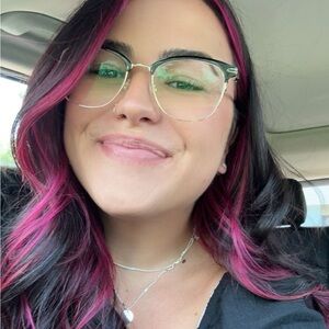 Meet your Posher, Devin